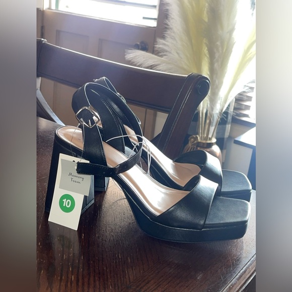 Cute basic heels - Picture 2 of 4